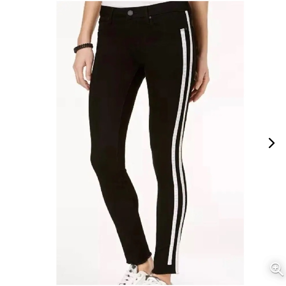 EUC- Articles of Society Black Sarah skinny jeans w/white race stripe frayed hem